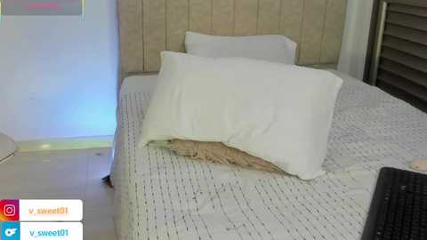 valen_sweet01 @ chaturbate on 20251227