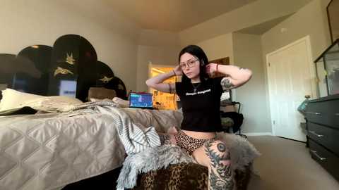 bbycris03 @ chaturbate on 20251228