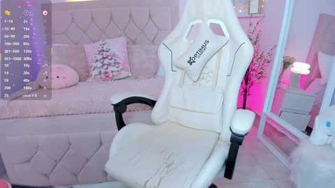 little_sweet_18 @ chaturbate on 20251230