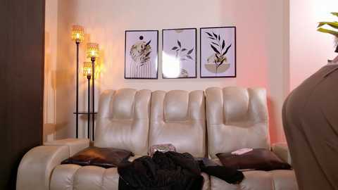 violeta_foxz @ chaturbate on 20251231