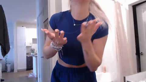 lilyyymonroee @ chaturbate on 20260102