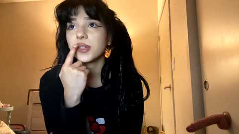 esoterickitten777 @ chaturbate on 20260103