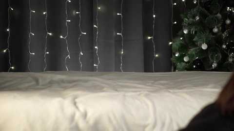 approche_toi_petite @ chaturbate on 20260104