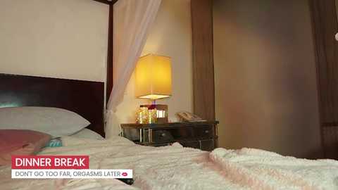 katyerave @ chaturbate on 20260104