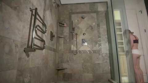 lunarose17 @ chaturbate on 20260104