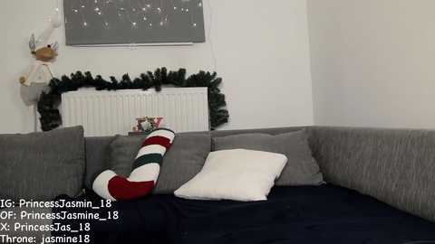 princessjasmine_18 @ chaturbate on 20260105