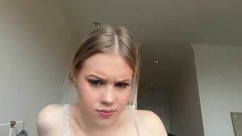 lunarose17 @ chaturbate on 20260106