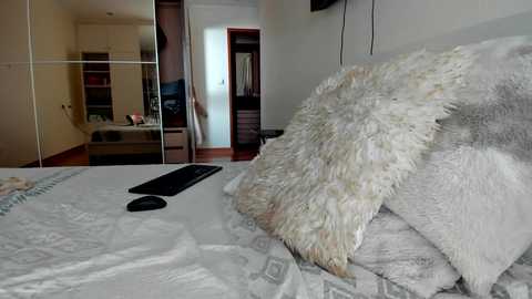 dulceys @ chaturbate on 20260111