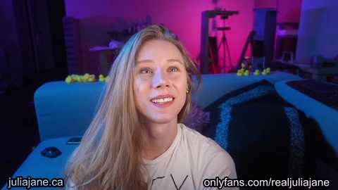 julia_jane @ chaturbate on 20260113