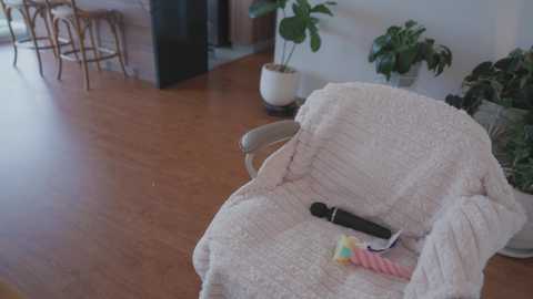 rebeccastonee @ chaturbate on 20260116