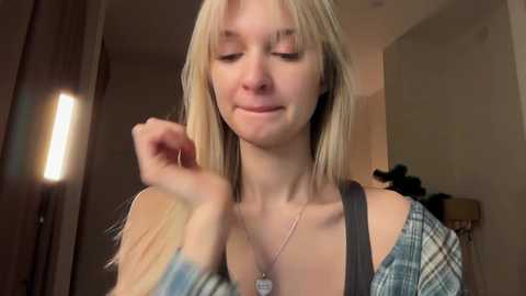 esmereal @ chaturbate on 20260117