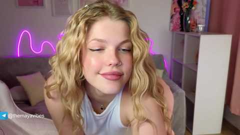 maya_blonde18 @ chaturbate on 20260122