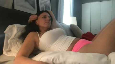 sassynsweetmilf @ chaturbate on 20260128