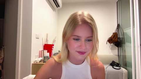 laraineprada @ chaturbate on 20260203