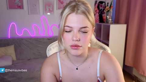 maya_blonde18