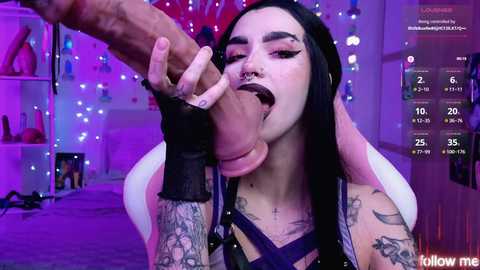leylanoir_02 @ chaturbate on 20260209