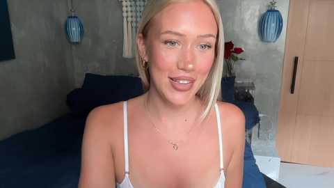 livslifee @ chaturbate on 20260217