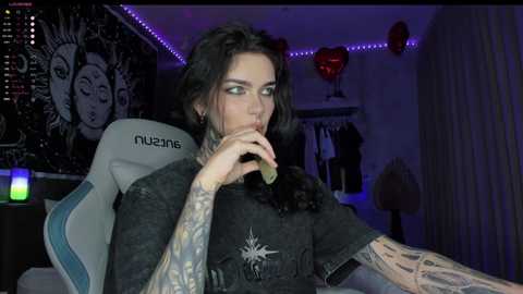 uwu_eva @ chaturbate on 20260217