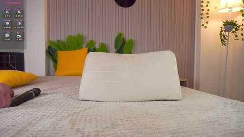 cassieholland @ chaturbate on 20260218