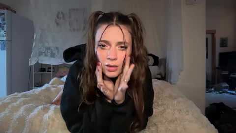 miamoorexo @ chaturbate on 20260218