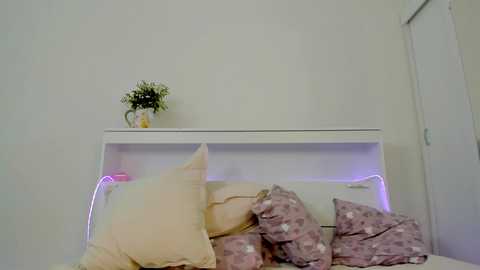 crystalnut @ chaturbate on 20260220