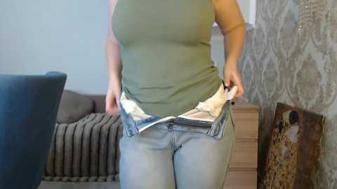 mallinia @ chaturbate on 20260220