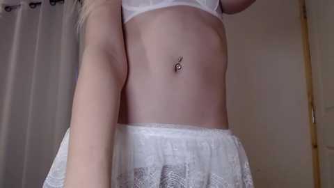 ellalowe @ chaturbate on 20260221