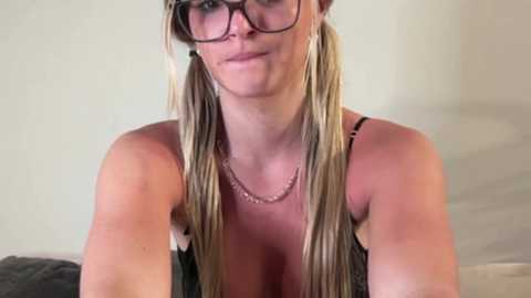 therosiecheeks @ chaturbate on 20260221