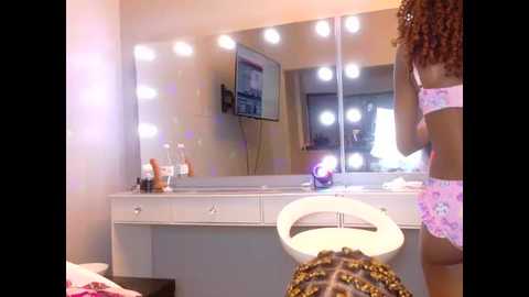 petitestrawberry18 @ chaturbate on 20260223