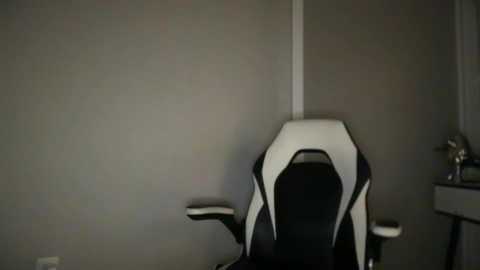 _natycutei19 @ chaturbate on 20260224