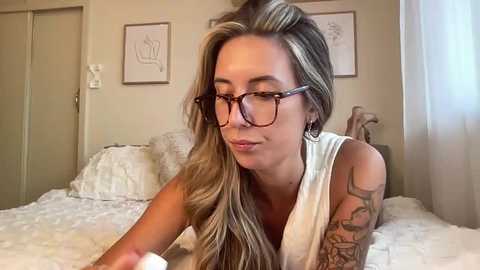 taylorslittlekingdom @ chaturbate on 20260224