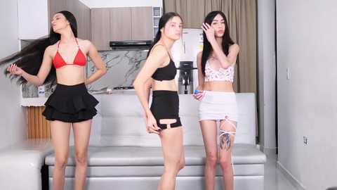 petites_perles @ chaturbate on 20260227