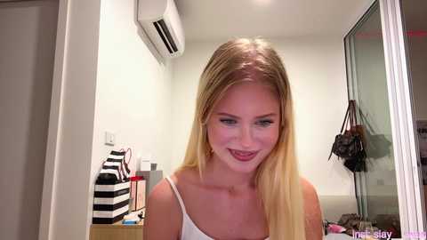 laraineprada @ chaturbate on 20260301