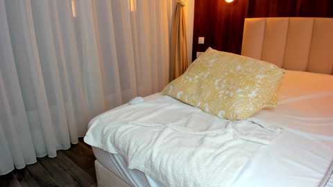 saradiamond01 @ chaturbate on 20260301