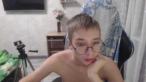 glasses_cat @ chaturbate on 20260302