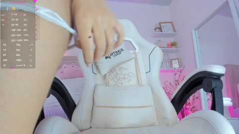 little_sweet_18 @ chaturbate on 20260302