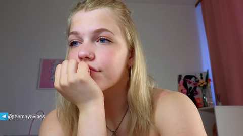 maya_blonde18