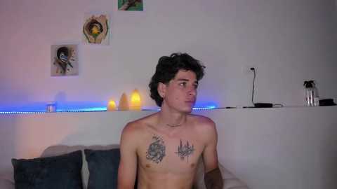 tinymoon_ @ chaturbate on 20260322