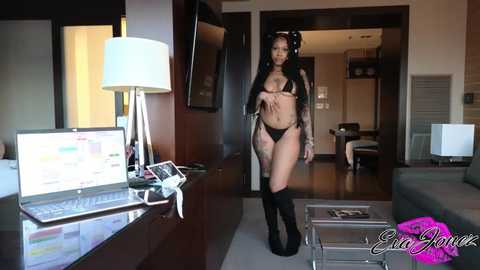 evajonez @ chaturbate on 20260323