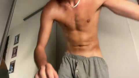 loves_leo @ chaturbate on 20260329