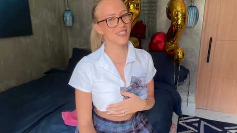 livslifee @ chaturbate on 20260331