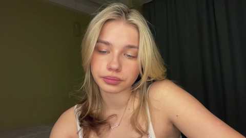 laurineleconey @ chaturbate on 20260409