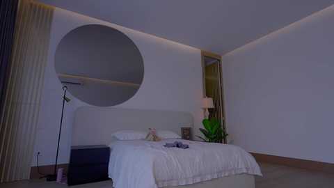 nicolle_mitchelle @ chaturbate on 20260409