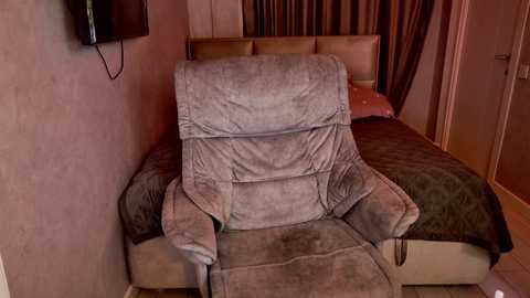 tripleprinces @ chaturbate on 20260411