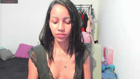 holly_sweet18 @ myfreecams on 20230901