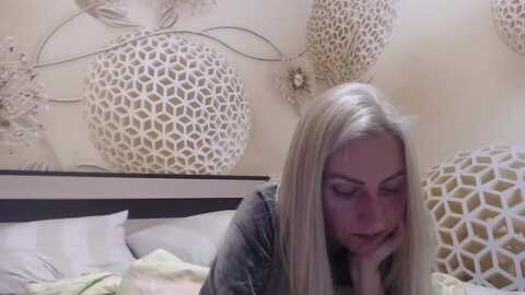 meltingjulia @ myfreecams on 20230901