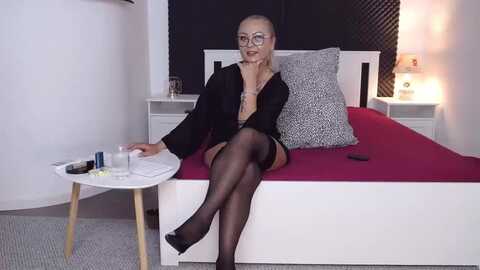 yoursarah @ myfreecams on 20230901