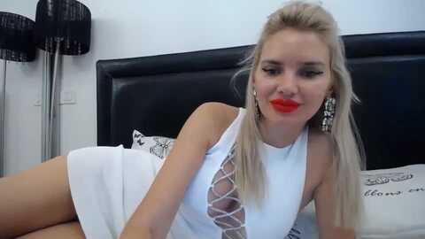 dulcineaa @ myfreecams on 20230902