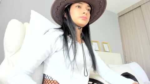 emmily_ @ myfreecams on 20230902