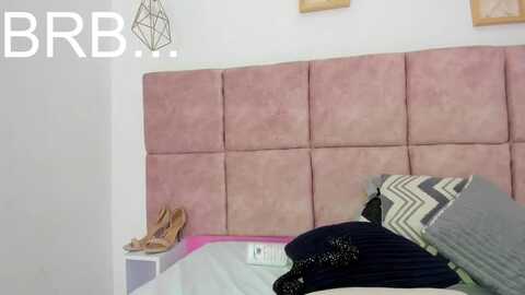 lizza_robert @ myfreecams on 20230902